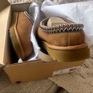 Ugg Tasman Slippers in Chestnut
